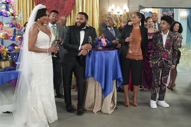 Black-ish - Season 8 - My Work-Friend's Wedding - Z filmu - Vivica A. Fox, Anthony Anderson, Tracee Ellis Ross, Miles Brown