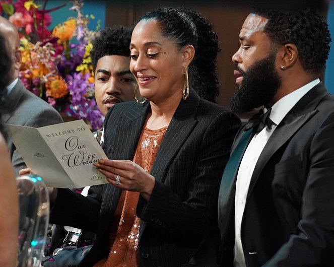 Black-ish - Season 8 - My Work-Friend's Wedding - Kuvat elokuvasta - Miles Brown, Tracee Ellis Ross, Anthony Anderson