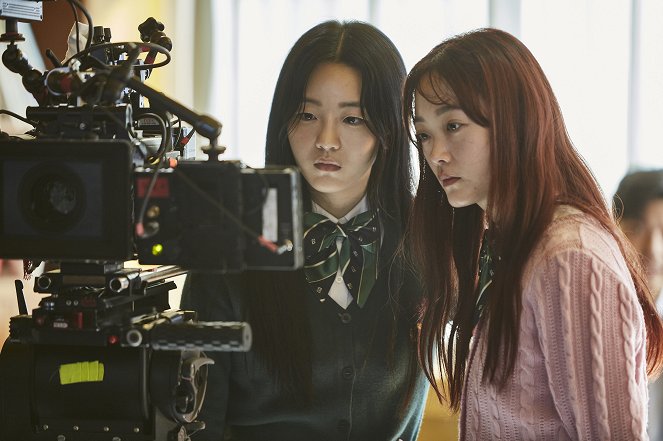 Jigeum Uri Hakgyoneun - Season 1 - Episode 2 - Z nakrúcania
