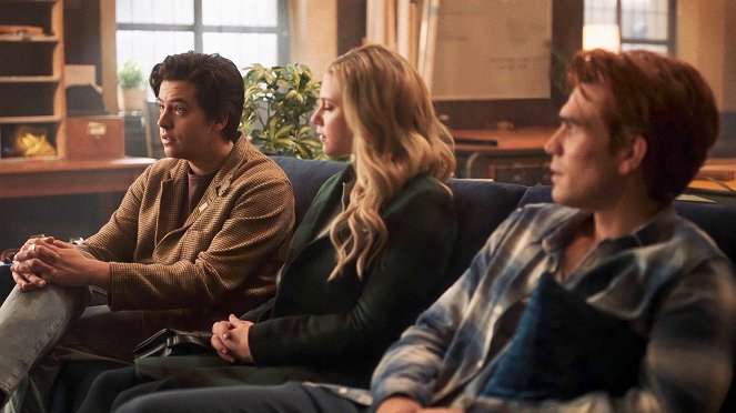Riverdale - Chapter One Hundred and One: Unbelievable - Filmfotók - Cole Sprouse, Lili Reinhart, K.J. Apa