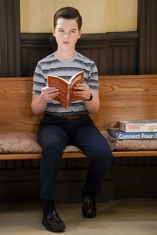 Young Sheldon - A Lock-In, a Weather Girl and a Disgusting Habit - Photos