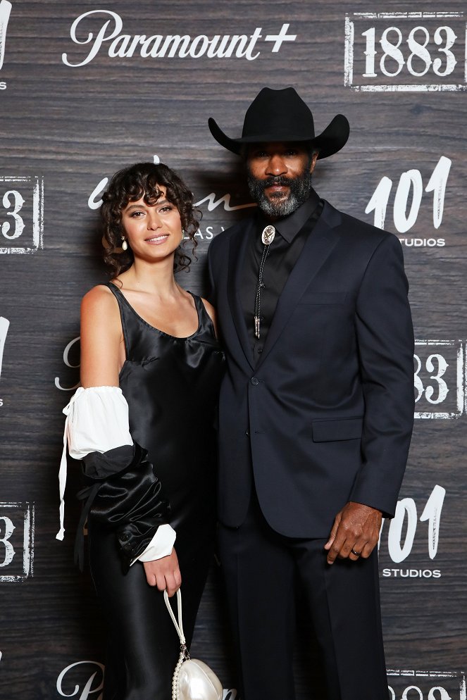 1883 - De eventos - World premiere of "1883" at Wynn Las Vegas on December 11, 2021 in Las Vegas, Nevada