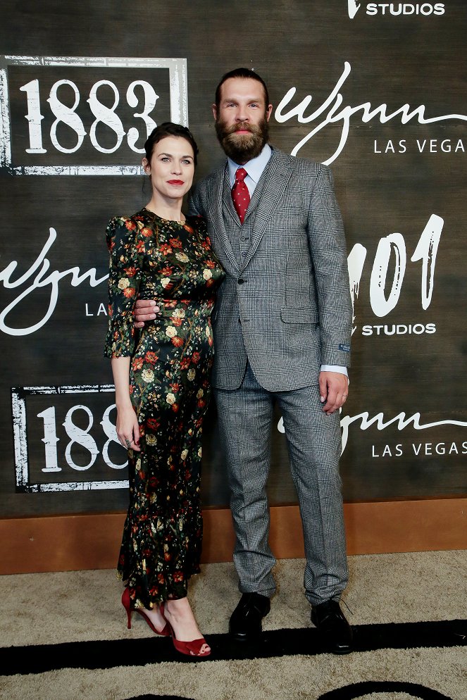 1883 - Tapahtumista - World premiere of "1883" at Wynn Las Vegas on December 11, 2021 in Las Vegas, Nevada