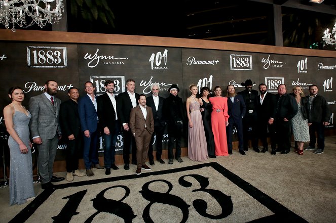 1883: A Yellowstone Origin Story - Veranstaltungen - World premiere of "1883" at Wynn Las Vegas on December 11, 2021 in Las Vegas, Nevada