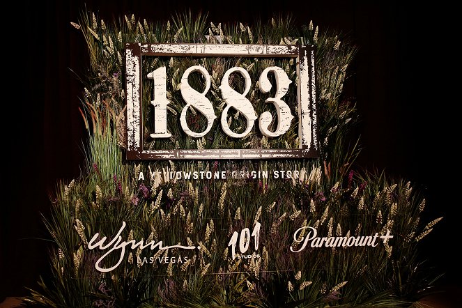 1883 - Z akcí - World premiere of "1883" at Wynn Las Vegas on December 11, 2021 in Las Vegas, Nevada