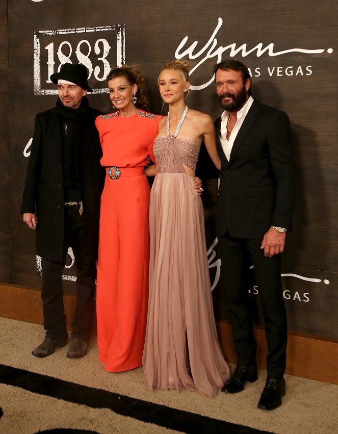 1883 - Rendezvények - World premiere of "1883" at Wynn Las Vegas on December 11, 2021 in Las Vegas, Nevada