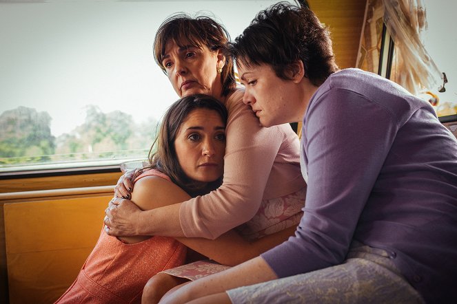 Three Women Wait for Death - Van film