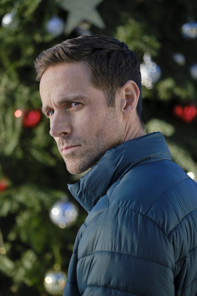 The Christmas Promise - Filmfotos - Dylan Bruce