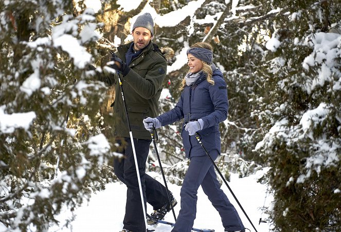 Winter Castle 2 - Eine winterliche Liebe - Filmfotos - Steve Lund, Jocelyn Hudon