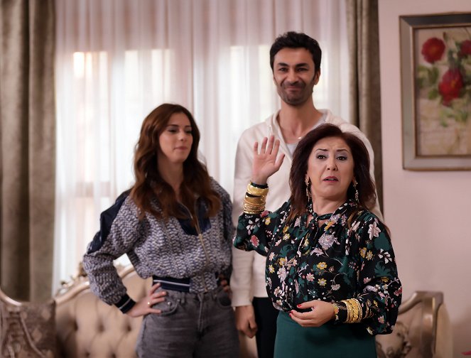 Aşk Mantık İntikam - Episode 25 - De la película - Günay Karacaoğlu