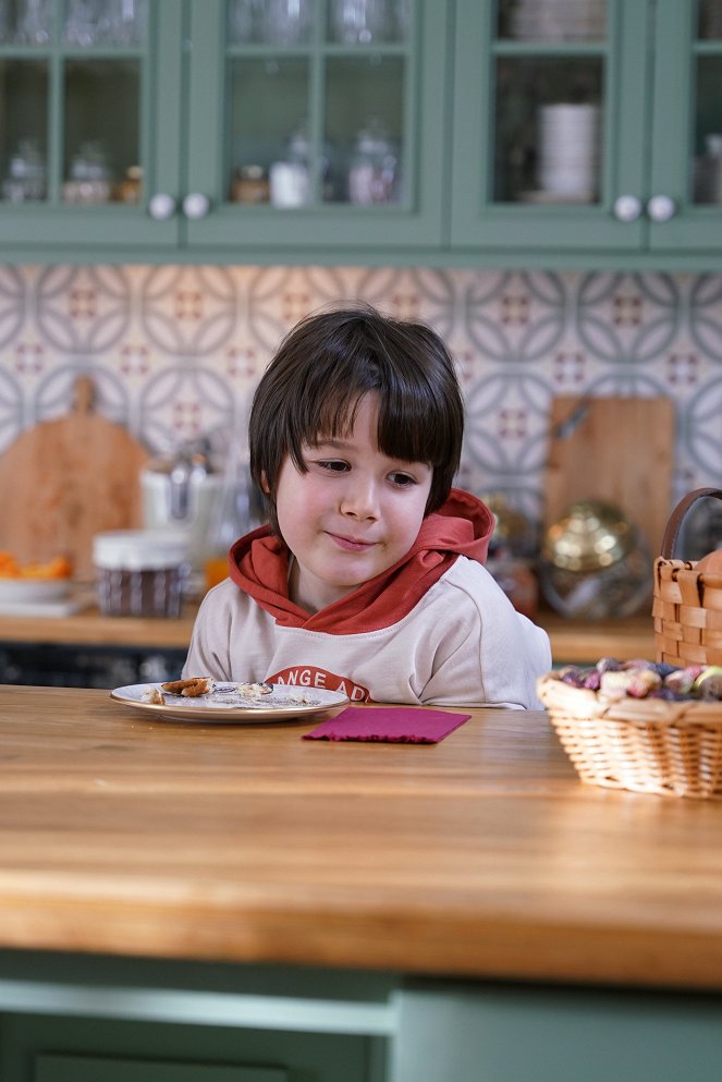 A sors útvesztői - İnsan en güvendiği yerden yara alınca, iyileşmesi kolay olmuyor... - Filmfotók - Yıldırım Özcan