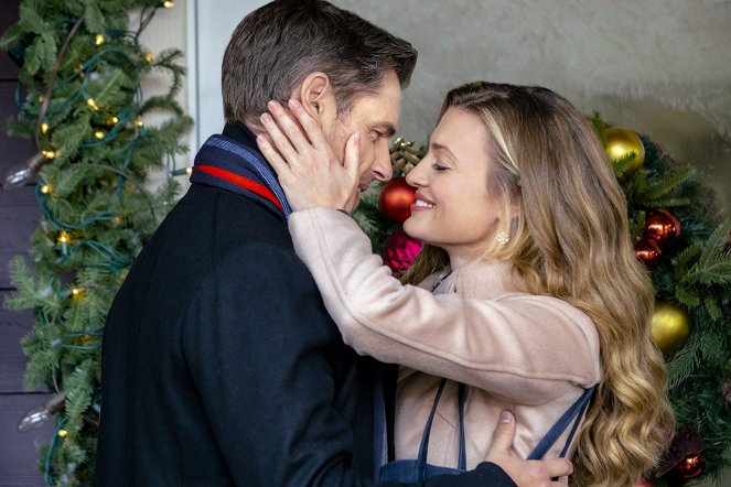 A Godwink Christmas: Second Chance, First Love - Photos - Sam Page, Brooke D'Orsay