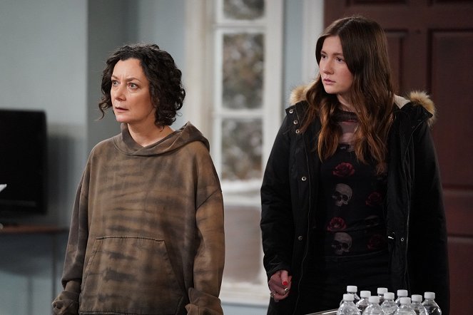 The Conners - Sex, Lies and House Hunting - Z filmu - Sara Gilbert, Emma Kenney