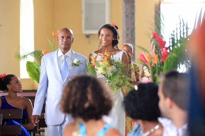 Death in Paradise - Flames of Love - Photos