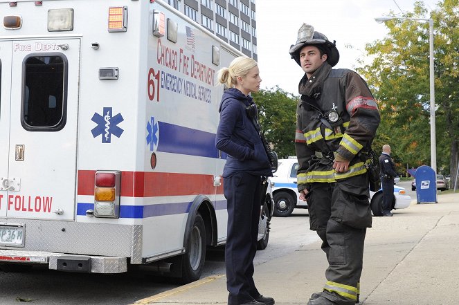 Chicago Fire - Two Families - Van film