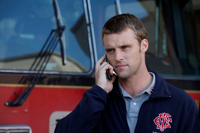 Chicago Fire - Season 1 - Leaving the Station - Photos
