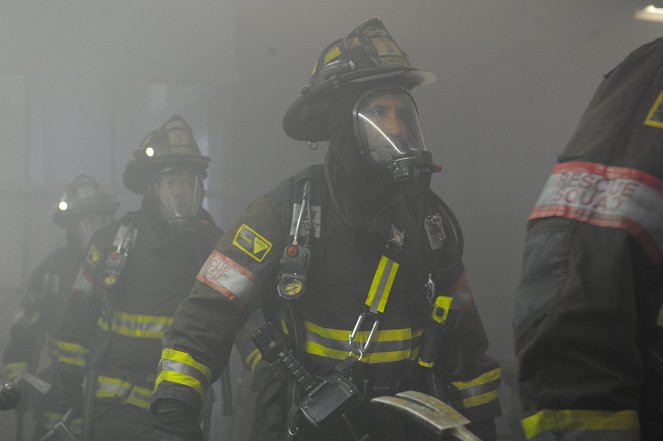 Chicago Fire - Season 1 - It Ain't Easy - Photos