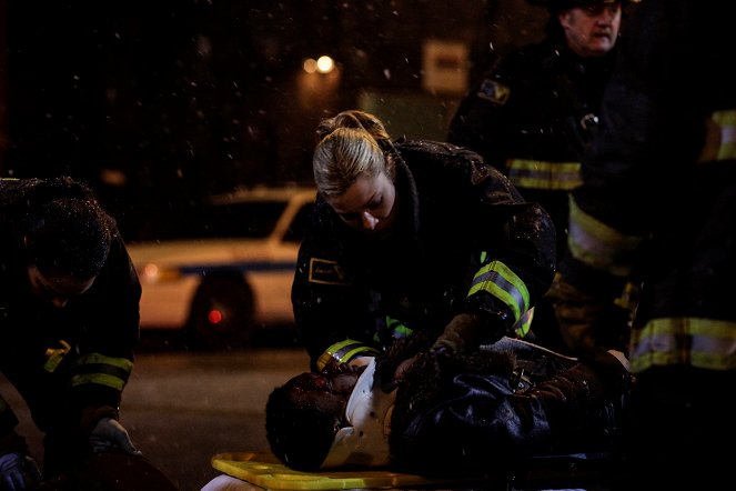 Chicago Fire - Season 1 - Smrtící droga - Z filmu
