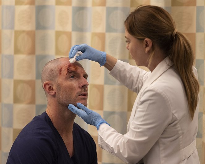 Grey's Anatomy - No Time to Die - Photos - Richard Flood, Ellen Pompeo