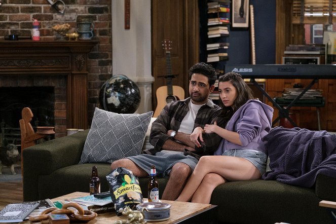 How I Met Your Father - Stacey - Photos - Suraj Sharma, Ashley Reyes