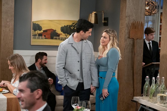 How I Met Your Father - Stacey - Photos - Josh Peck, Hilary Duff