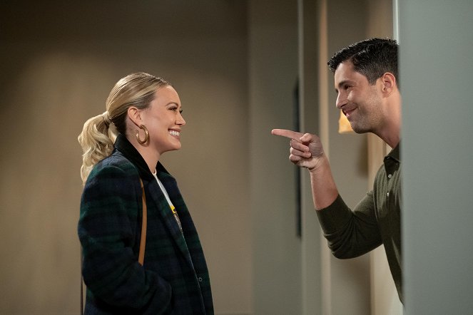 How I Met Your Father - The Good Mom - Photos - Hilary Duff, Josh Peck
