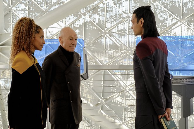 Star Trek: Picard - A csillagok fürkészője - Filmfotók - Michelle Hurd, Patrick Stewart, Evan Evagora