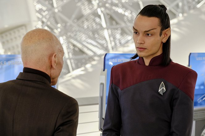 Star Trek: Picard - The Star Gazer - Photos - Evan Evagora