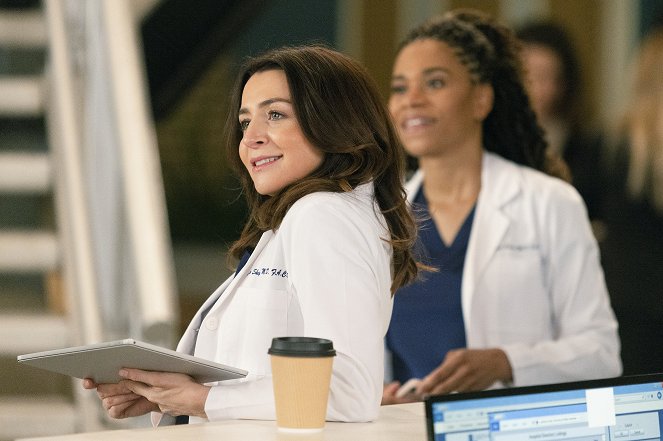 Grey's Anatomy - Living in a House Divided - Photos - Caterina Scorsone