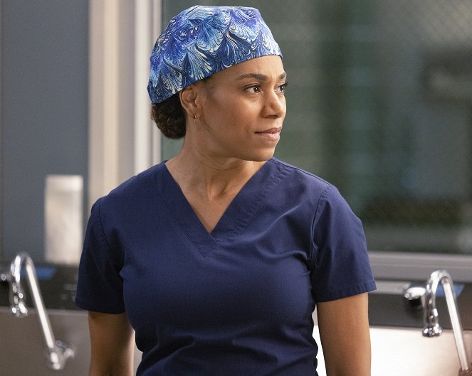 Grey's Anatomy - Living in a House Divided - Photos - Kelly McCreary