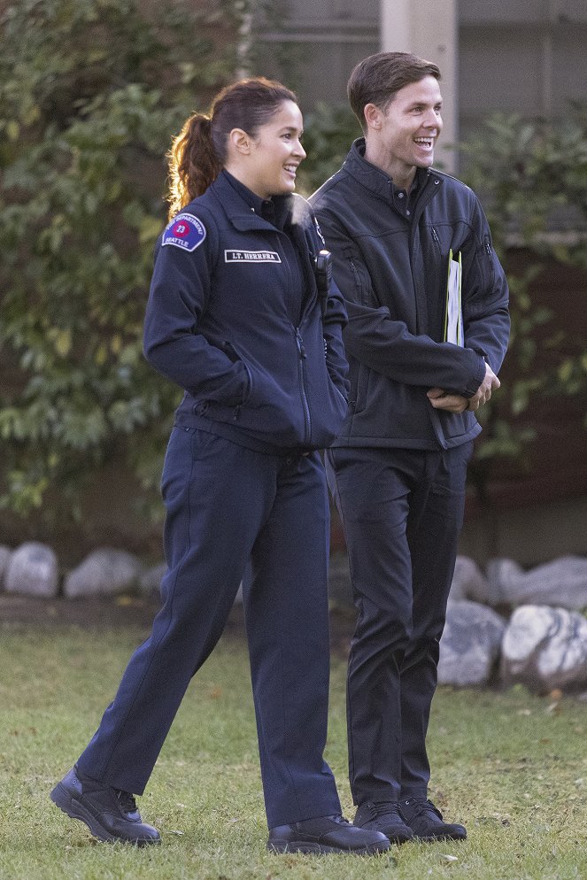 Station 19 - The Little Things You Do Together - Van de set