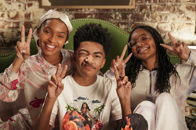 Grown-ish - Nemůžu tě nechat jít - Z nakrúcania - Yara Shahidi, Miles Brown, Marsai Martin