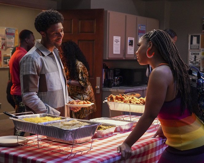 Grown-ish - Season 4 - Nemůžu tě nechat jít - Z filmu - Diggy Simmons, Chloe Bailey