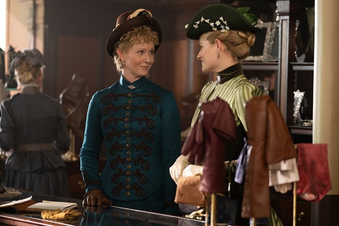 The Gilded Age - Tucked Up in Newport - Do filme - Cynthia Nixon, Louisa Jacobson