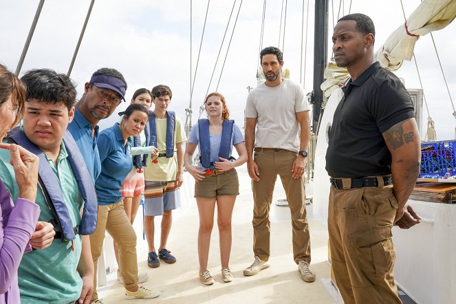 NCIS: Hawai'i - Season 1 - Pirates - Making of - Makana Say, Chloe Csengery, Noah Mills, Jaiden Kaine
