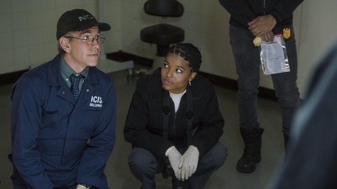 NCIS: Naval Criminal Investigative Service - Der erste Fall - Filmfotos - Brian Dietzen, Naomi Grace