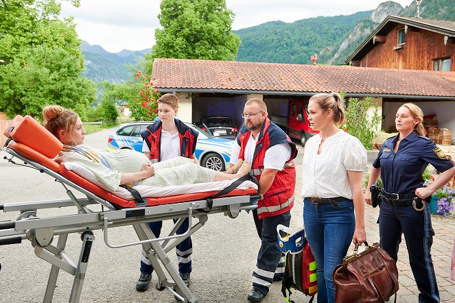 Lena Lorenz - Szülésznő az Alpokban - Season 8 - Freiheit - Filmfotók