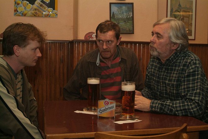 Náves - Druhá liga - De la película - Matěj Hádek, Jiří Schmitzer, Josef Abrhám