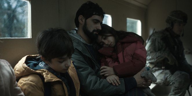 Invázió - Season 1 - Filmfotók - Azhy Robertson, Firas Nassar, Tara Moayedi