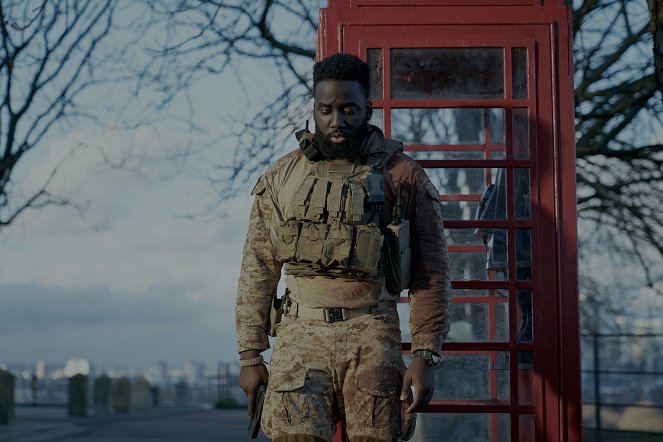 Invasion - Contact - Film - Shamier Anderson