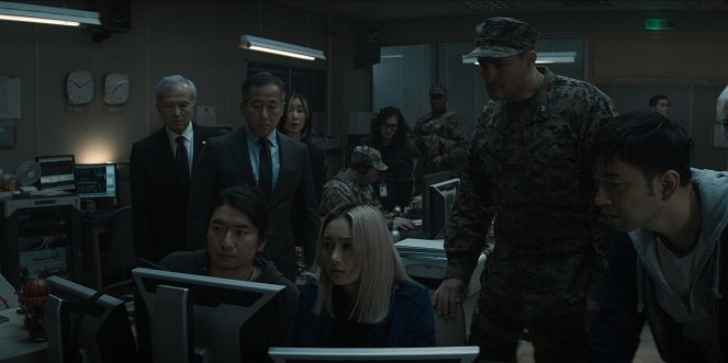 Invasion - Contact - De la película - Shingo Usami, 汐里 忽那