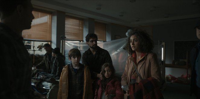 Invasion - Un peu d'espoir - Film - Azhy Robertson, Firas Nassar, Tara Moayedi, Golshifteh Farahani