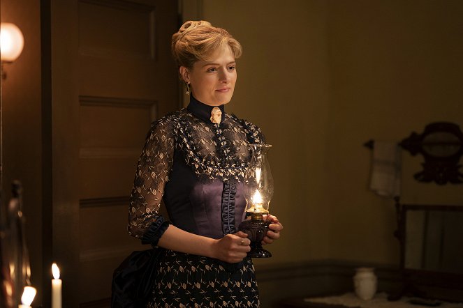 The Gilded Age - Season 1 - Heads Have Rolled for Less - Photos - Louisa Jacobson
