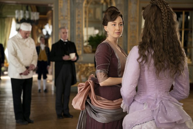 The Gilded Age - Tucked Up in Newport - Do filme - Carrie Coon