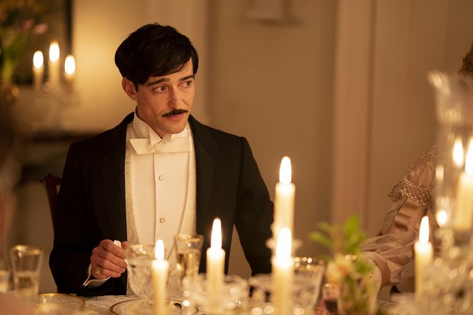 The Gilded Age - Season 1 - Tucked Up in Newport - Photos - Blake Ritson
