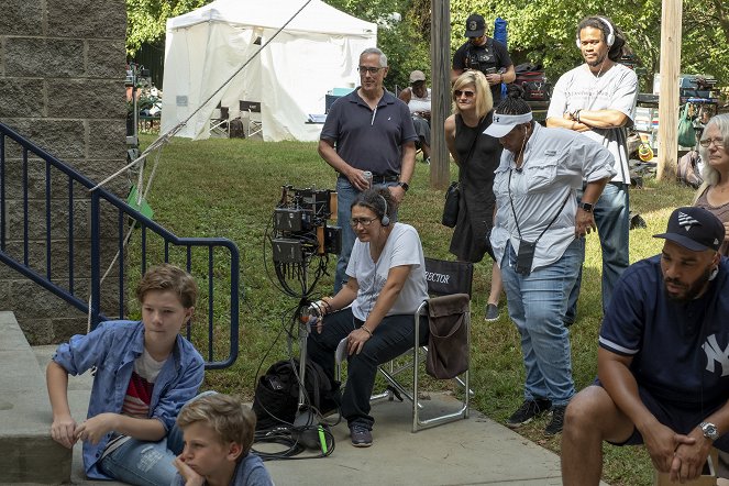 Criando Dion - Questão 103: O relógio - De filmagens - Rachel Goldberg, Carol Barbee, Seith Mann