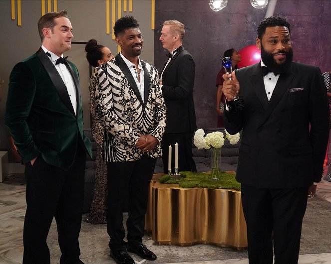 Black-ish - Season 8 - And the Winner Is... - Photos - Jeff Meacham, Deon Cole, Anthony Anderson