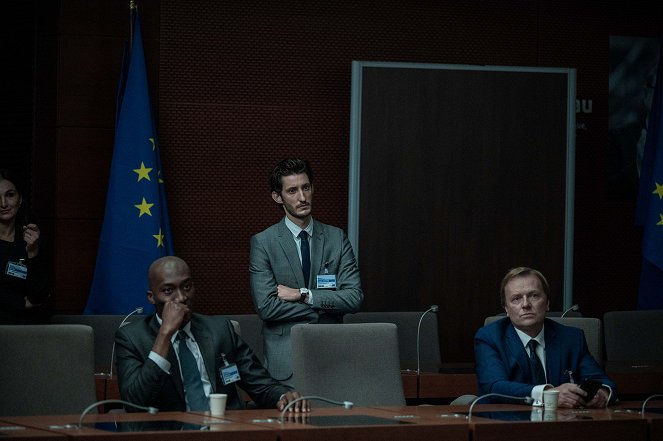 Goliath - Im Netz der Lügen - Filmfotos - Mexianu Medenou, Pierre Niney, Laurent Stocker