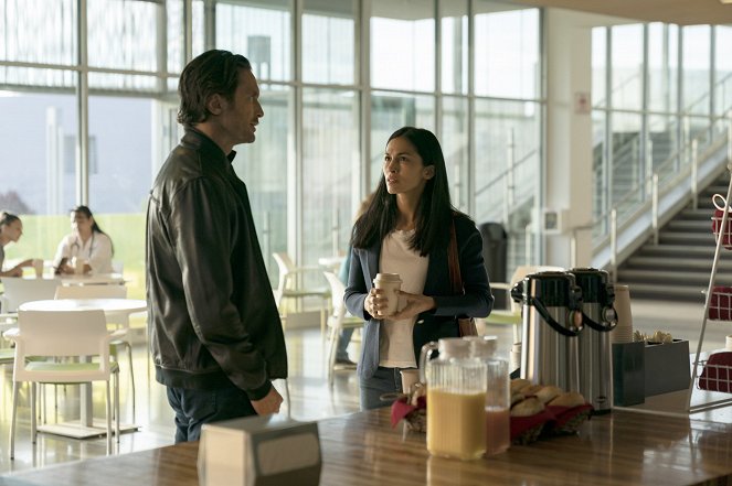 The Cleaning Lady - Legacy - Filmfotos - Oliver Hudson, Elodie Yung
