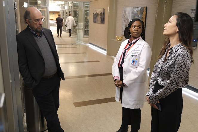 The Good Doctor - Bunt - Z filmu - Richard Schiff, Bria Henderson, Christina Chang